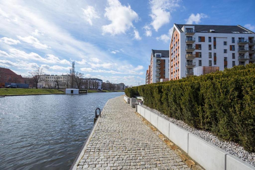 Stylish Apartment Oldtown Riverview Balcony غدانسك المظهر الخارجي الصورة