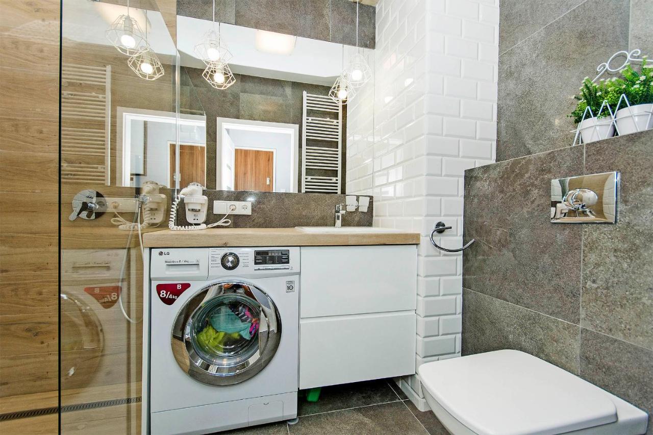 Stylish Apartment Oldtown Riverview Balcony غدانسك المظهر الخارجي الصورة