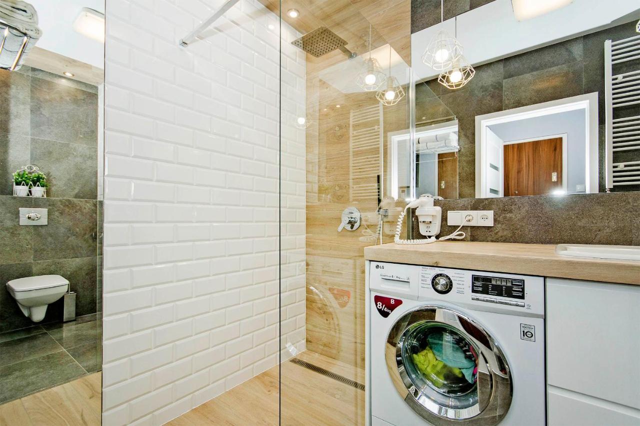 Stylish Apartment Oldtown Riverview Balcony غدانسك المظهر الخارجي الصورة